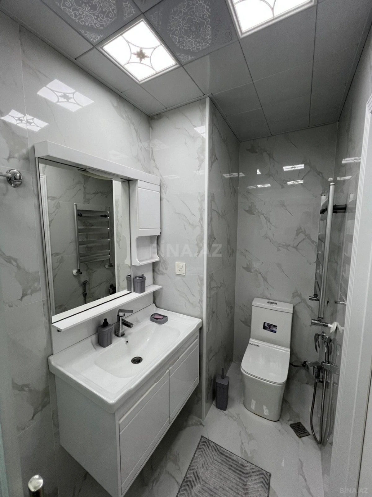 Kirayə verilir 2 otaqlı mənzil 65 m²
