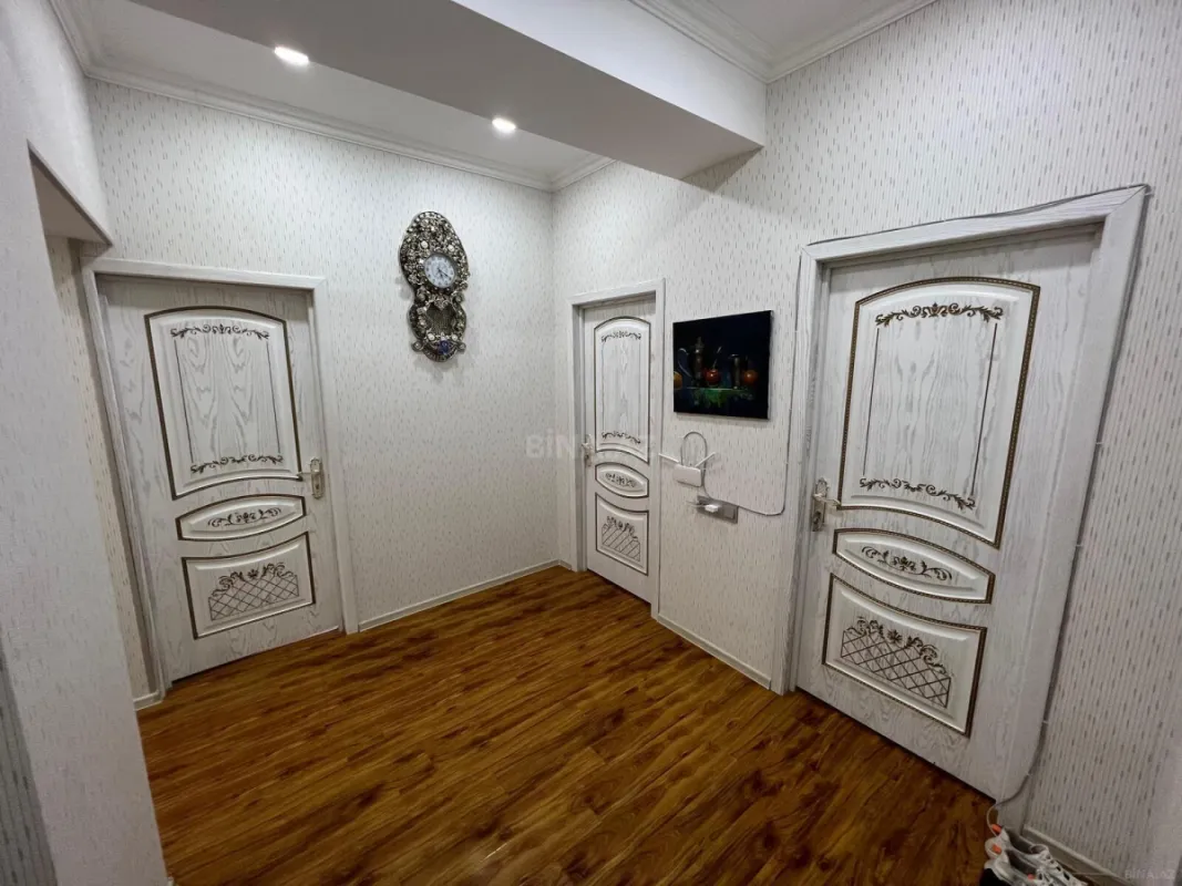 Satılır 3 otaqlı mənzil 105 m²