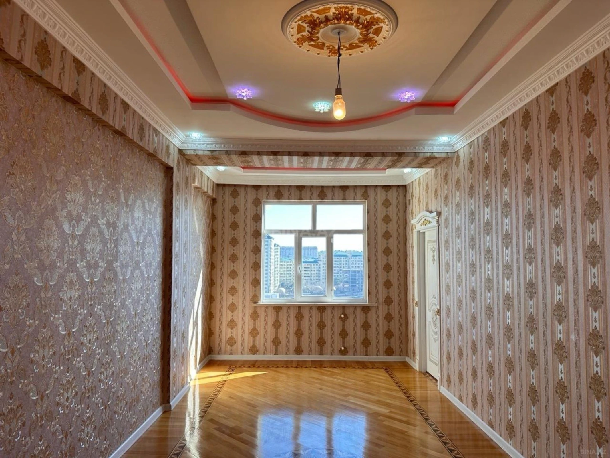 Satılır 3 otaqlı mənzil 92 m²