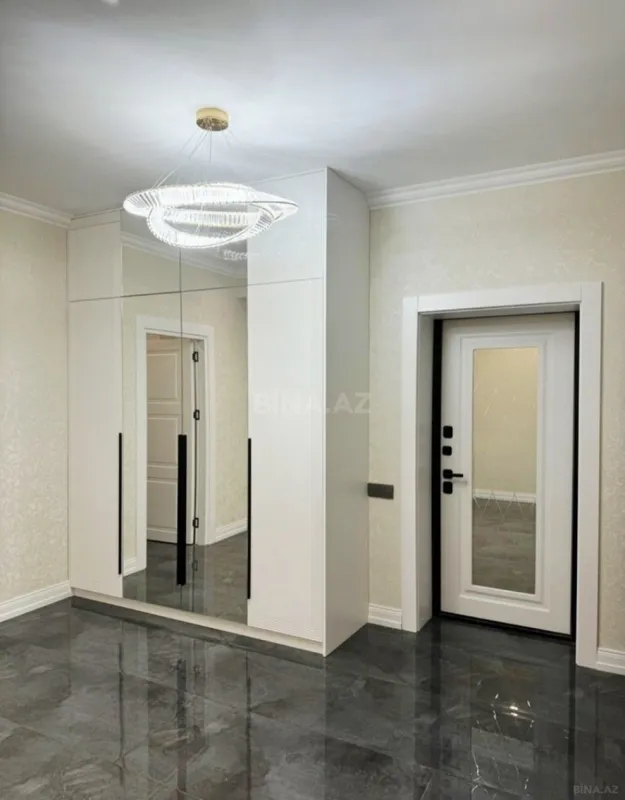 Satılır 3 otaqlı mənzil 140 m²