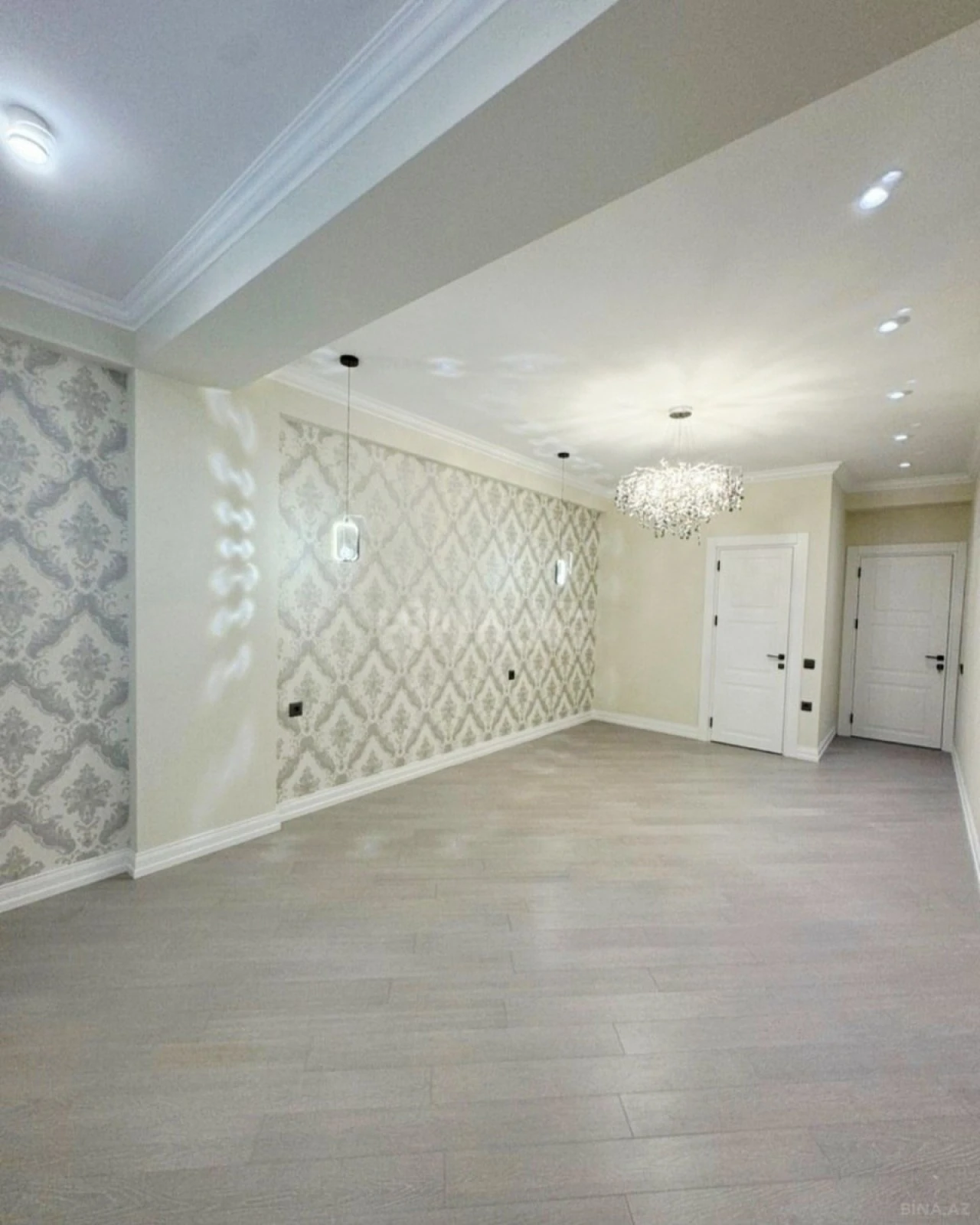 Satılır 3 otaqlı mənzil 140 m²