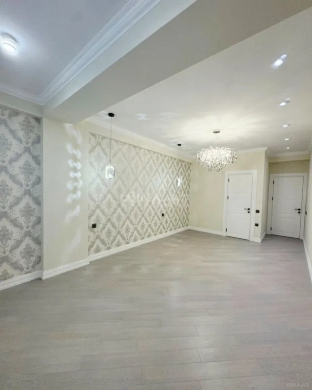 Satılır 3 otaqlı mənzil 140 m²