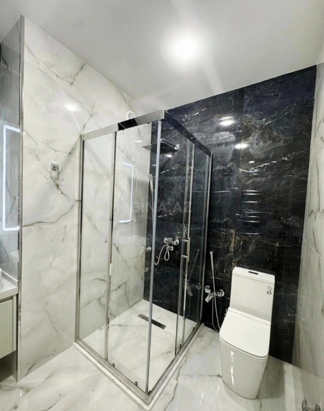 Satılır 3 otaqlı mənzil 140 m²