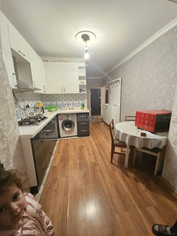 Satılır 2 otaqlı mənzil 75 m²