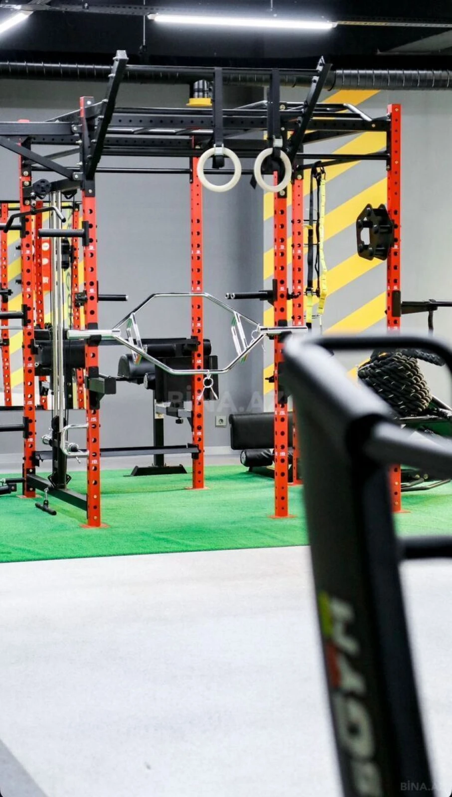 Satılır 5 otaqlı mənzil 233 m²