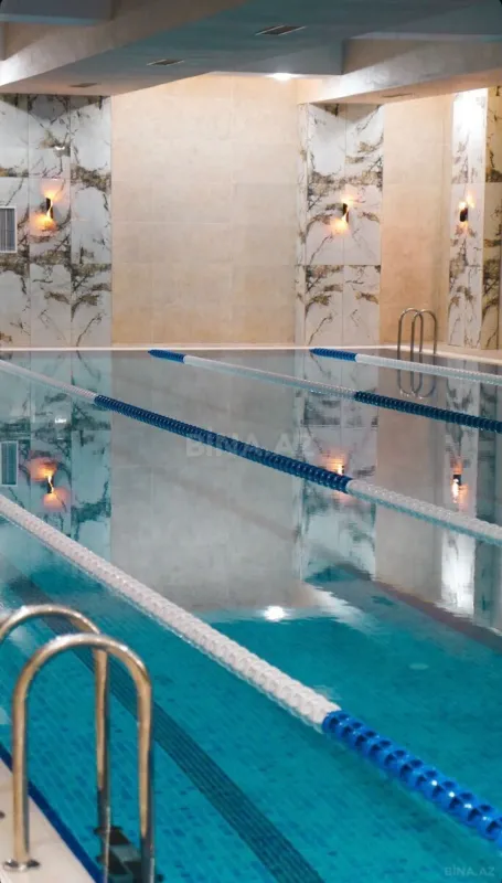 Satılır 5 otaqlı mənzil 233 m²