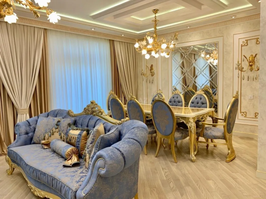 Satılır 3 otaqlı mənzil 178 m²