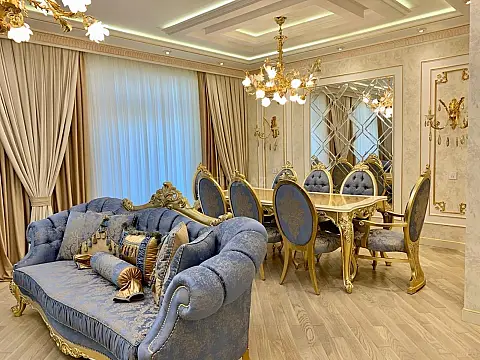 Satılır 3 otaqlı mənzil 178 m²