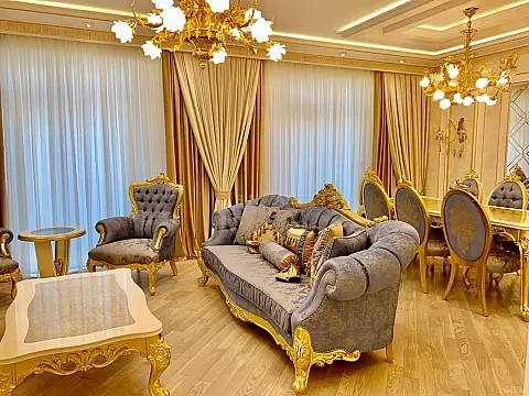 Satılır 3 otaqlı mənzil 178 m²