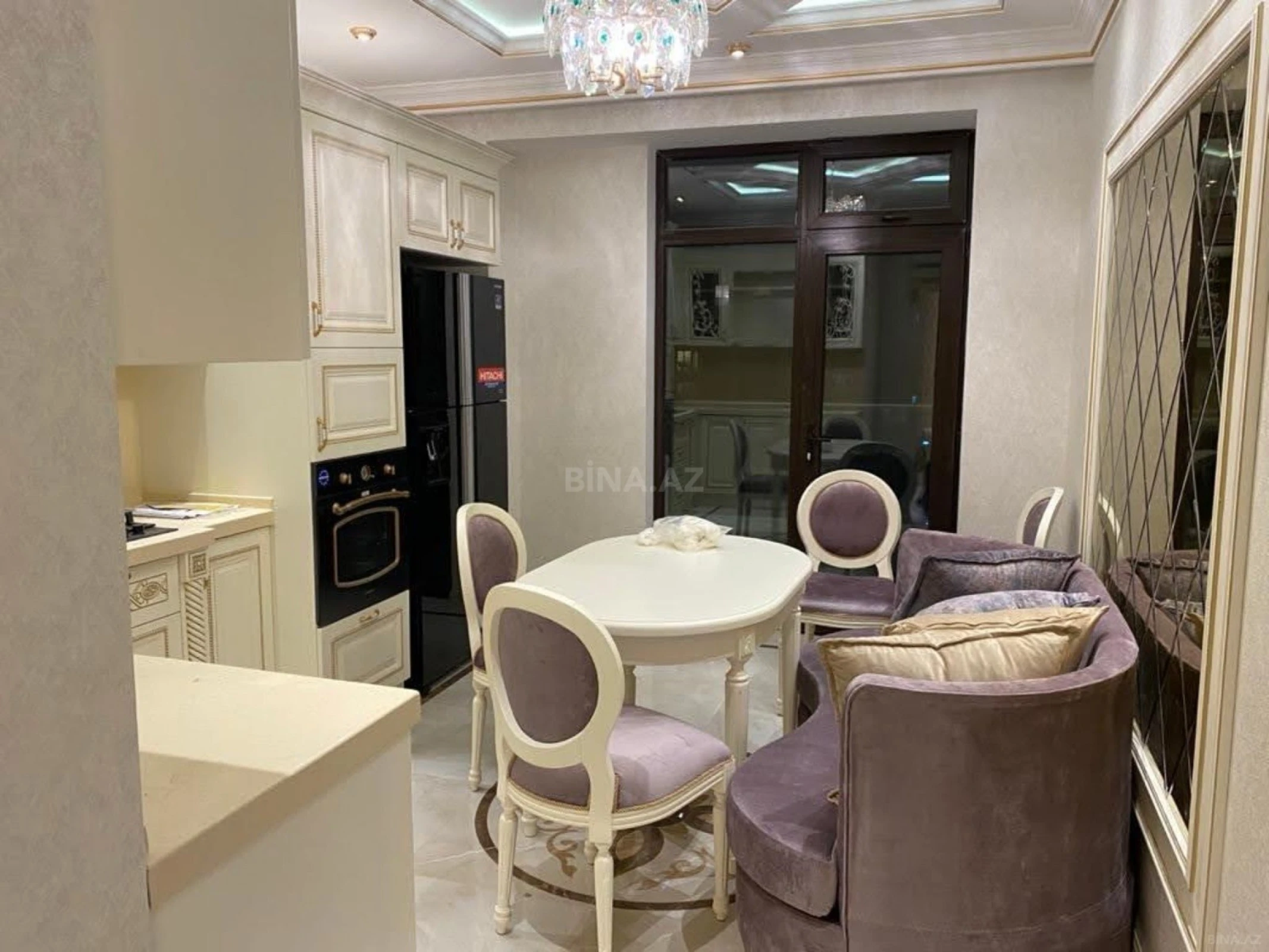 Satılır 3 otaqlı mənzil 178 m²