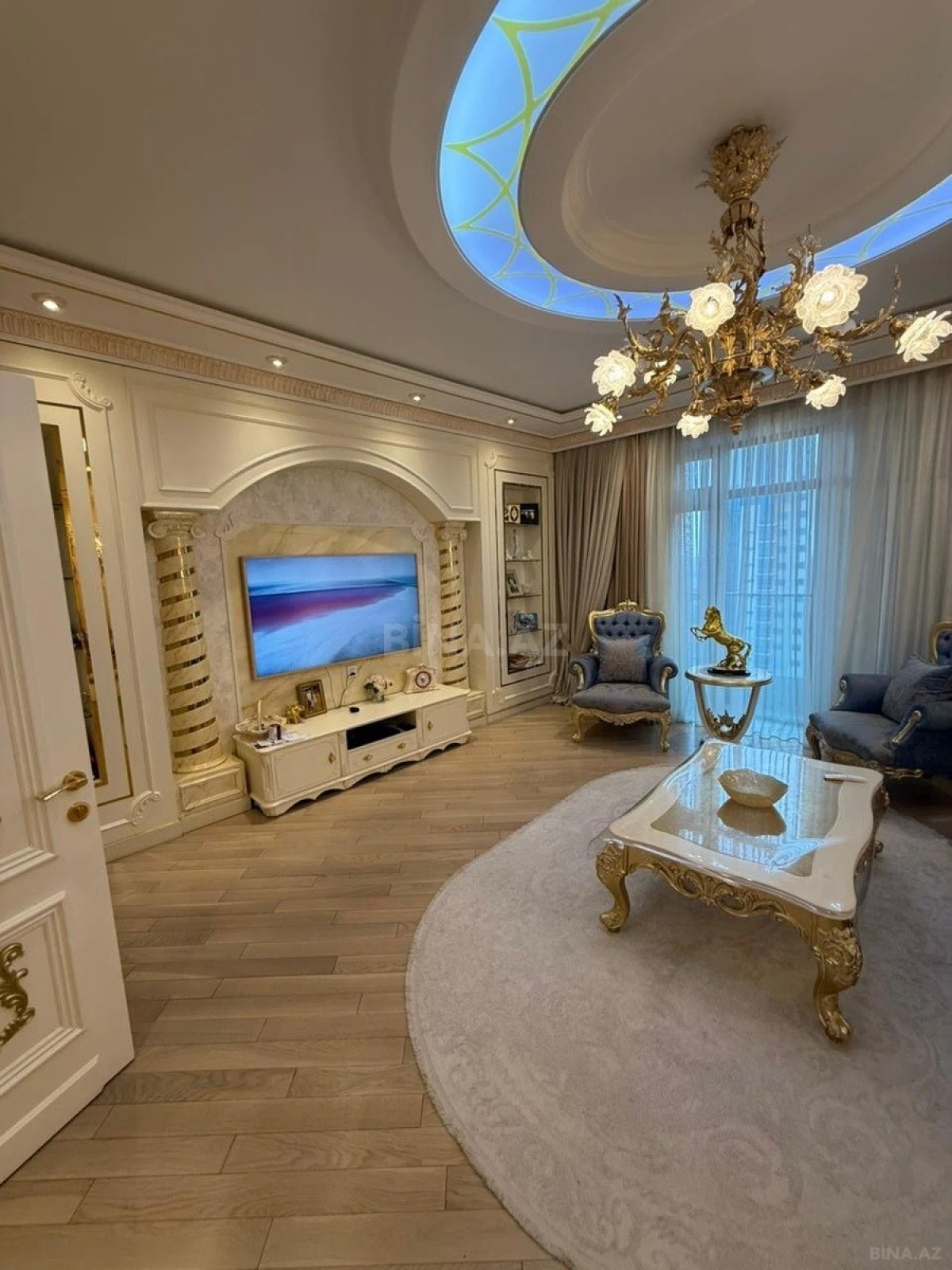 Satılır 3 otaqlı mənzil 178 m²