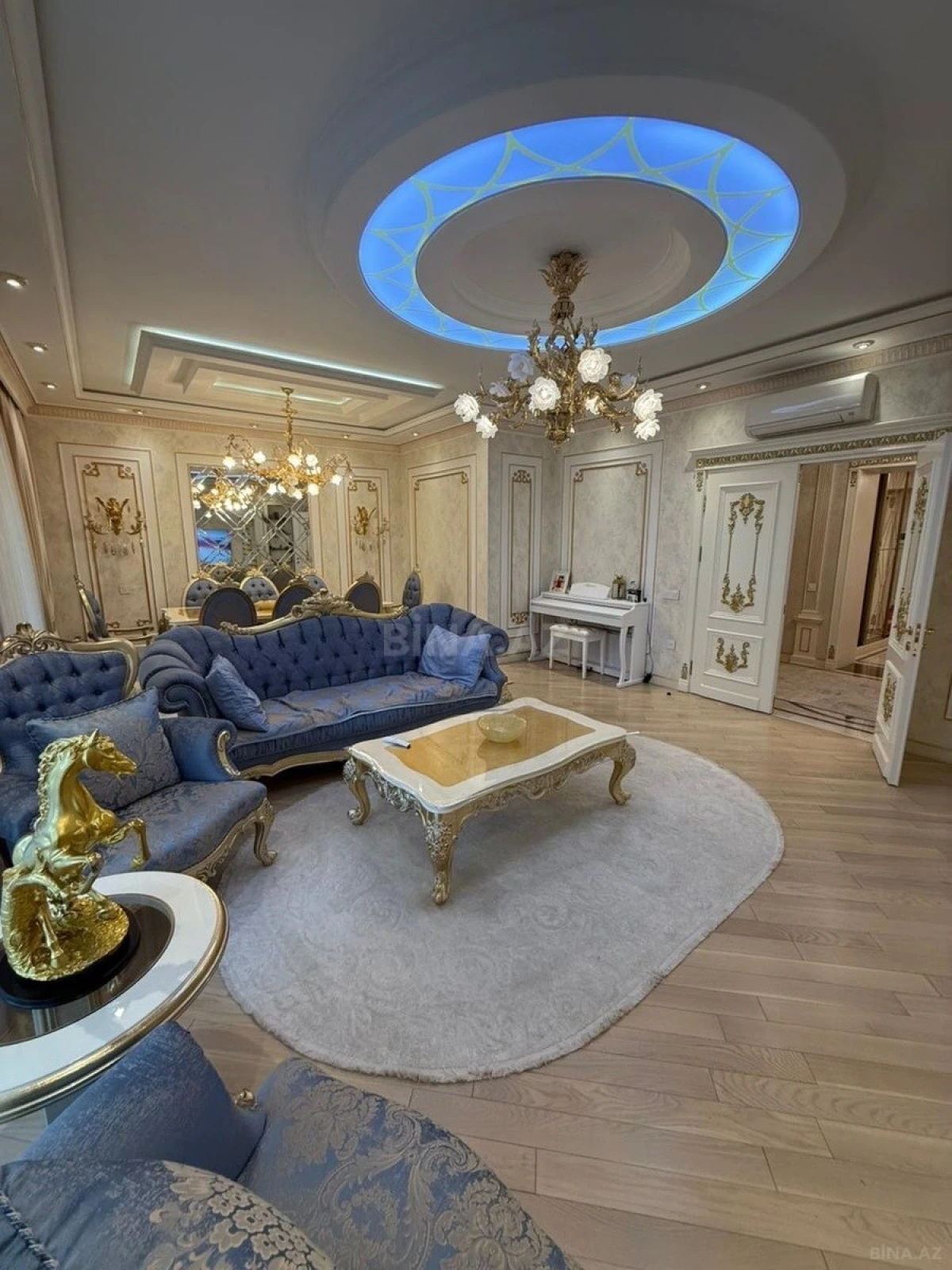 Satılır 3 otaqlı mənzil 178 m²