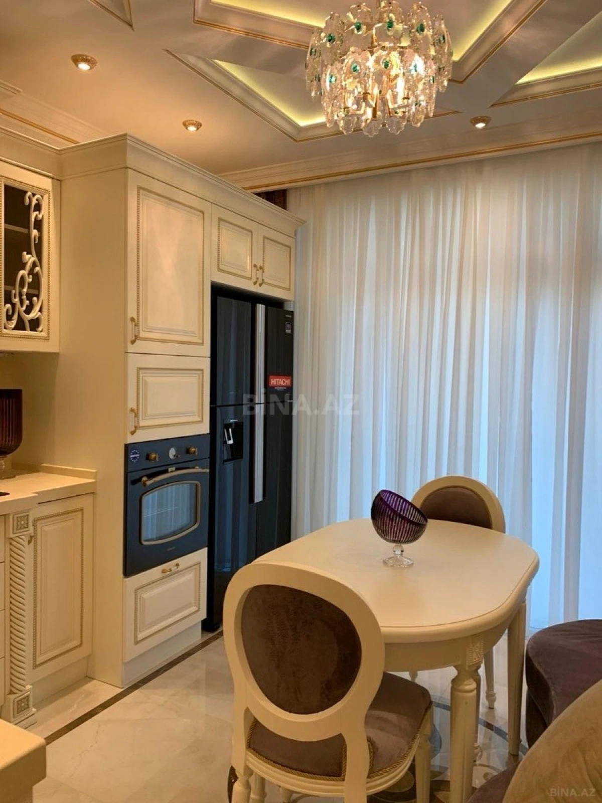 Satılır 3 otaqlı mənzil 178 m²