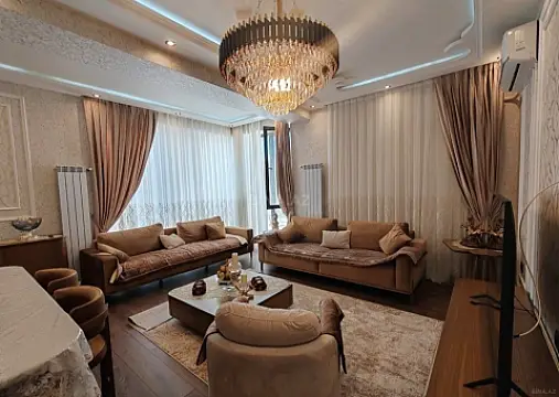 Satılır 3 otaqlı mənzil 140 m²
