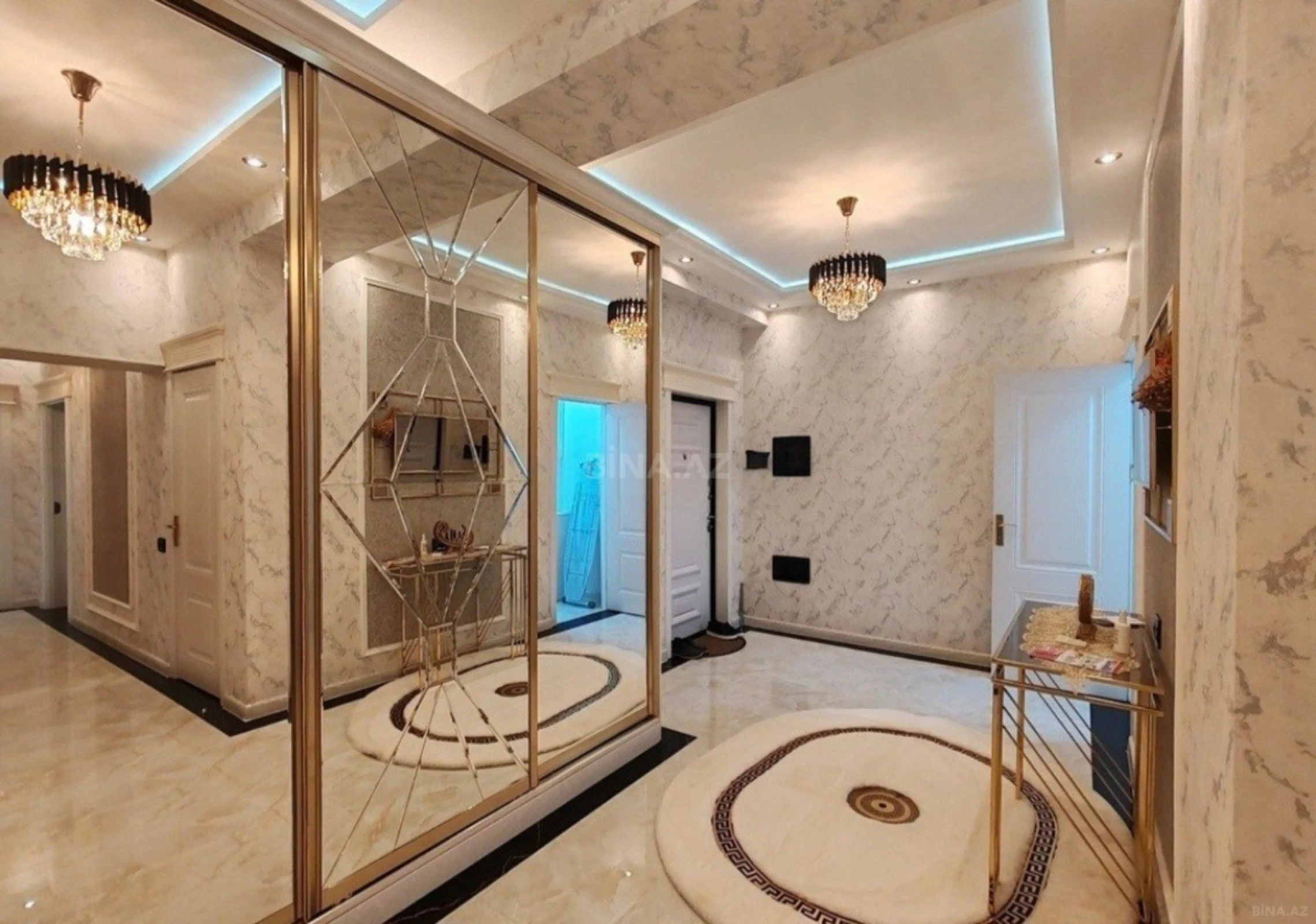 Satılır 3 otaqlı mənzil 140 m²