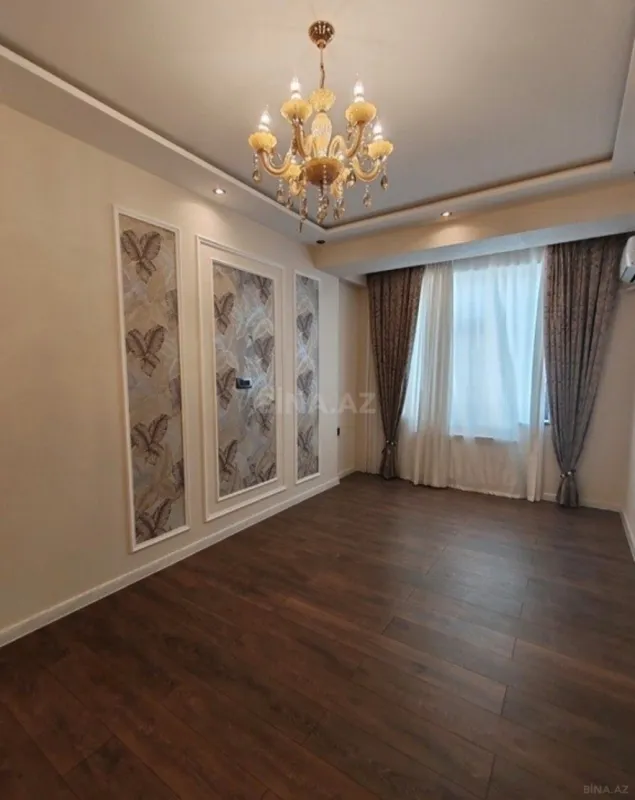 Satılır 3 otaqlı mənzil 140 m²