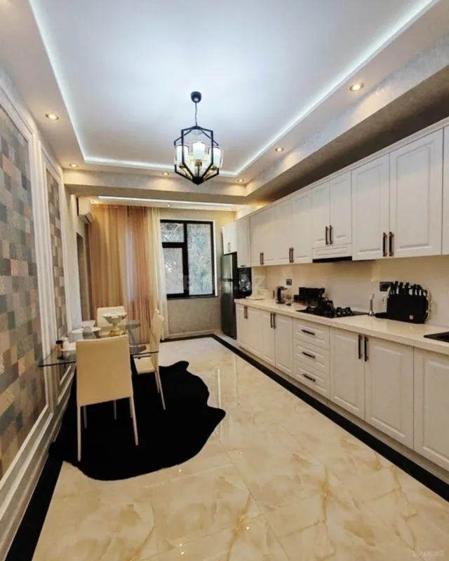 Satılır 3 otaqlı mənzil 140 m²