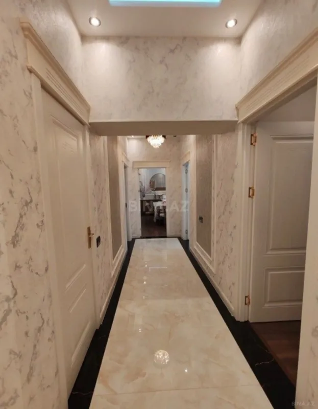 Satılır 3 otaqlı mənzil 140 m²