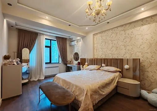 Satılır 3 otaqlı mənzil 140 m²