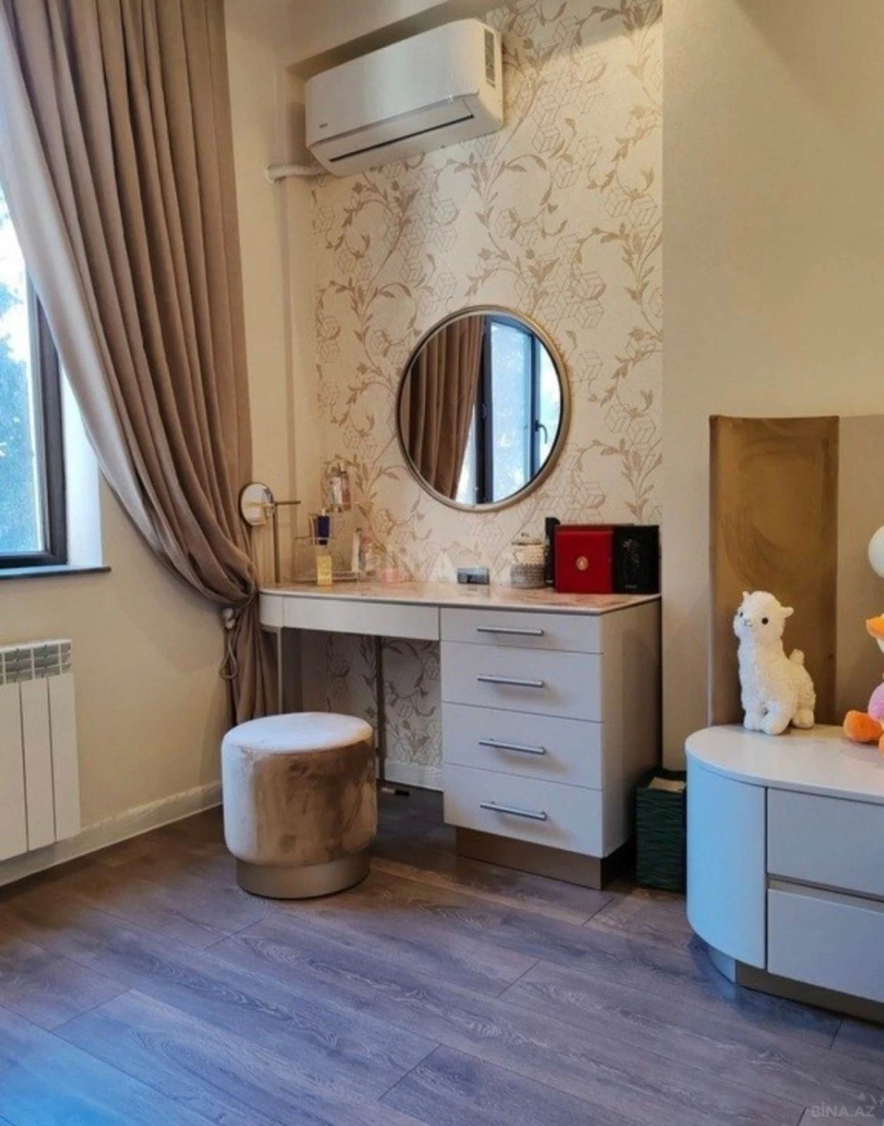 Satılır 3 otaqlı mənzil 140 m²