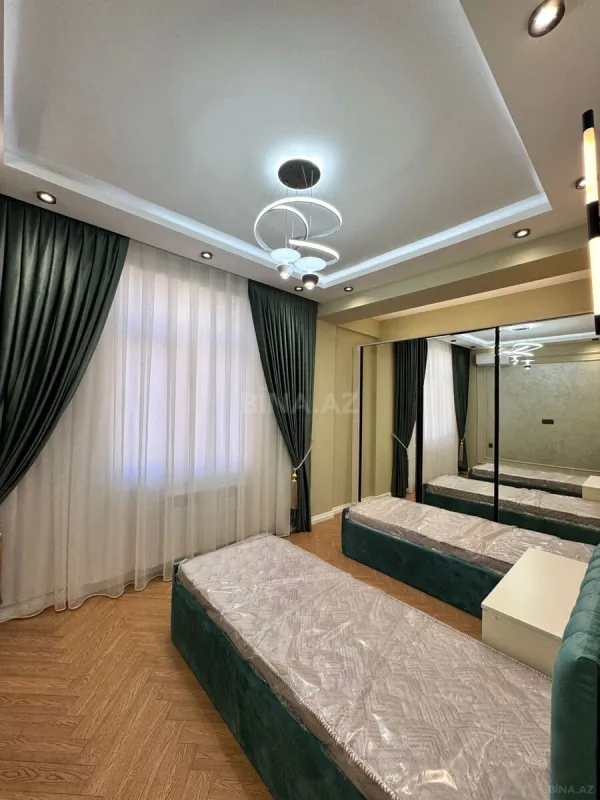 Satılır 4 otaqlı mənzil 134 m²