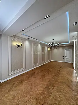 Satılır 4 otaqlı mənzil 134 m²