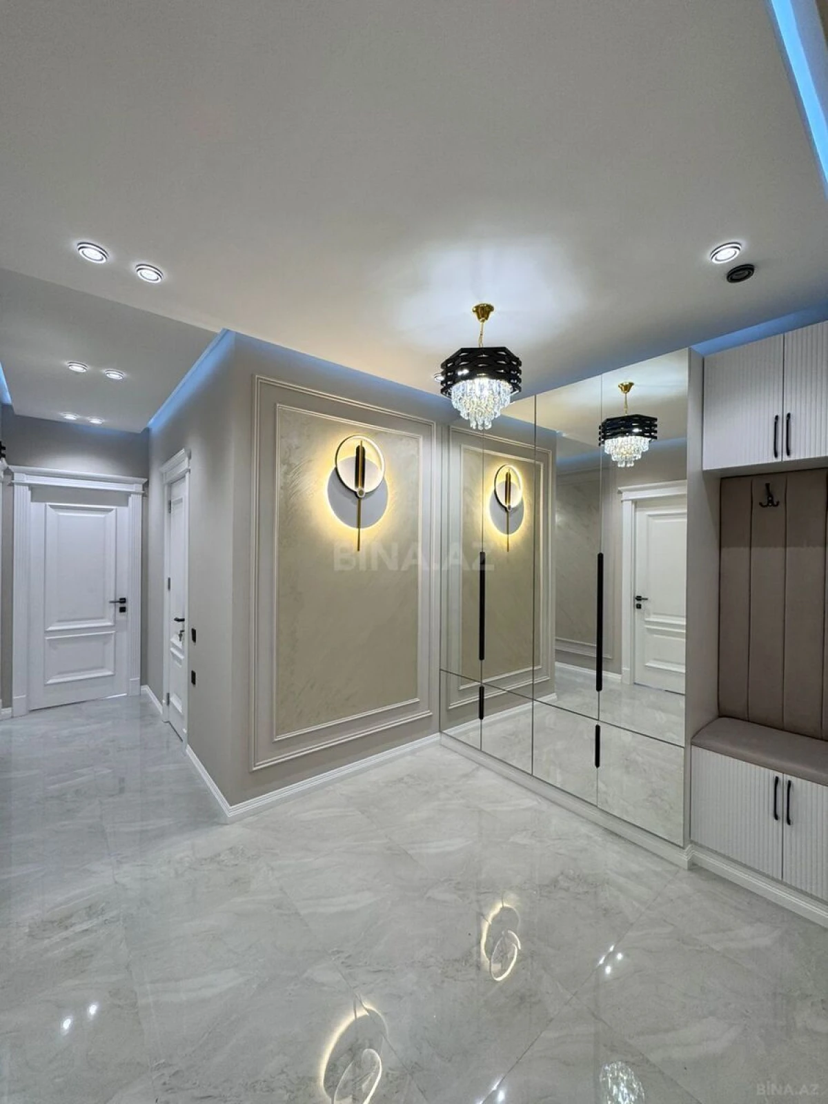 Satılır 4 otaqlı mənzil 134 m²