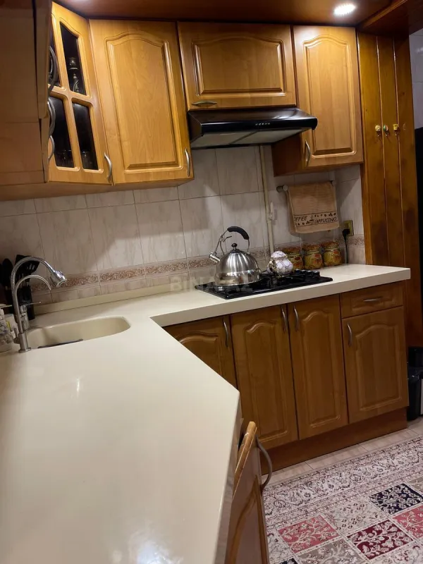 Satılır 5 otaqlı mənzil 120 m²