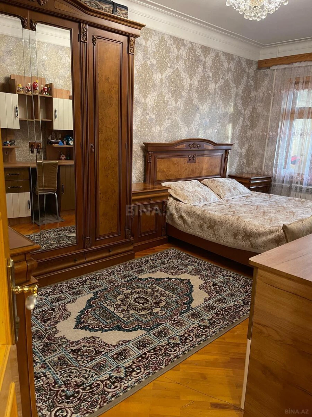 Satılır 5 otaqlı mənzil 120 m²
