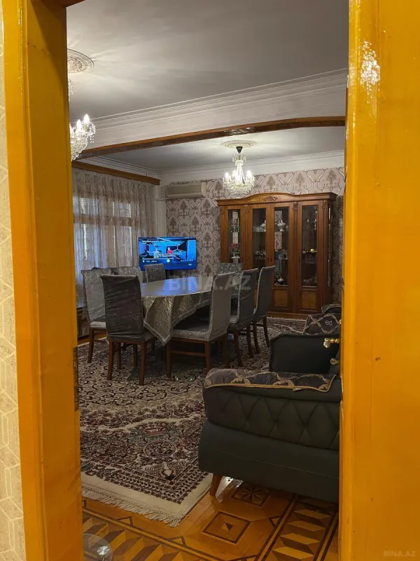 Satılır 5 otaqlı mənzil 120 m²