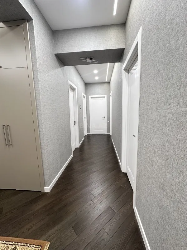 Satılır 3 otaqlı mənzil 103 m²