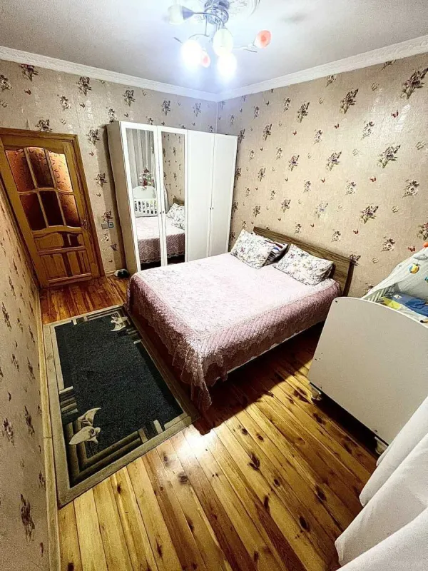 Satılır 4 otaqlı mənzil 110 m²