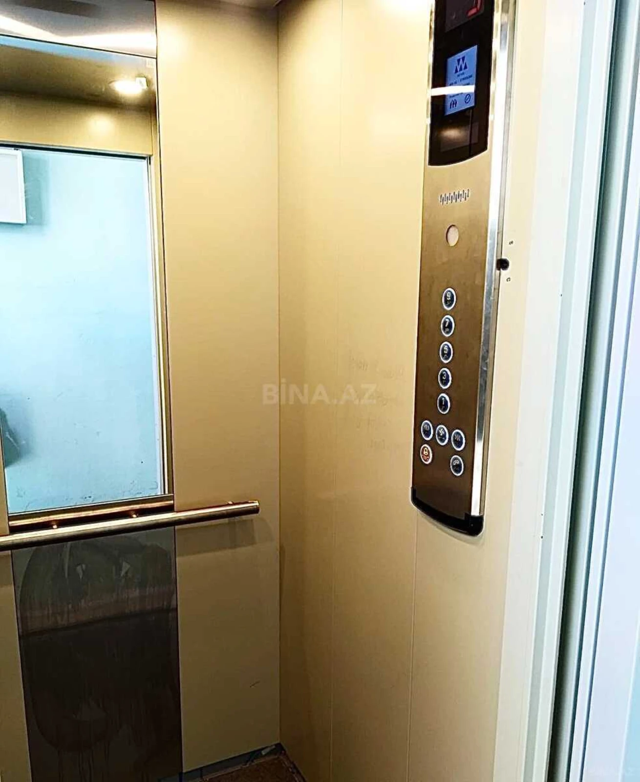 Satılır 4 otaqlı mənzil 110 m²