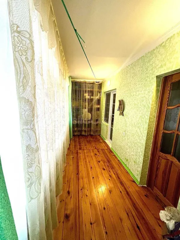 Satılır 4 otaqlı mənzil 110 m²