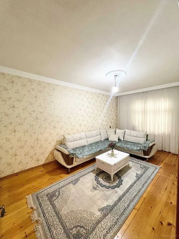 Satılır 4 otaqlı mənzil 110 m²