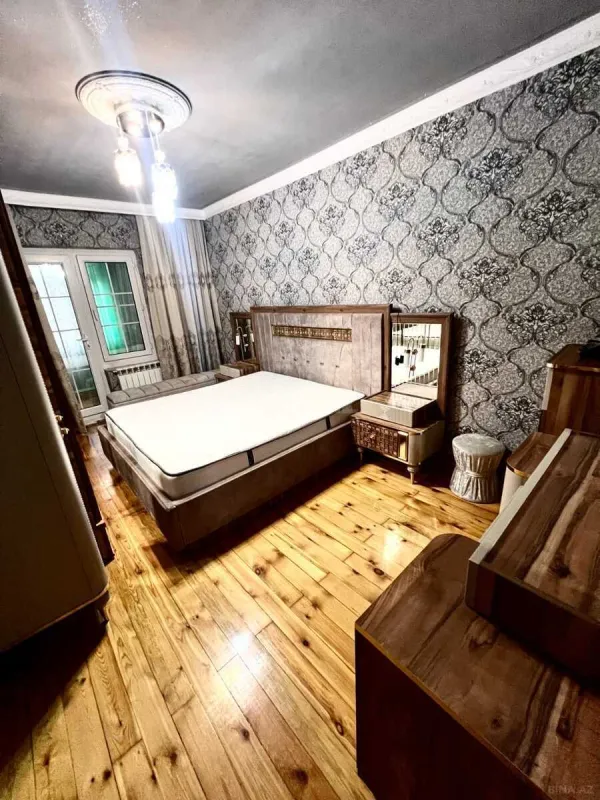 Satılır 4 otaqlı mənzil 110 m²