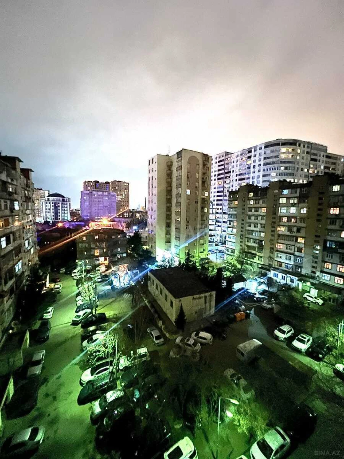 Satılır 4 otaqlı mənzil 110 m²