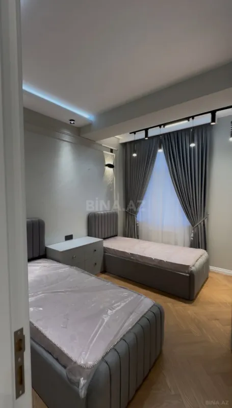 Satılır 4 otaqlı mənzil 140 m²