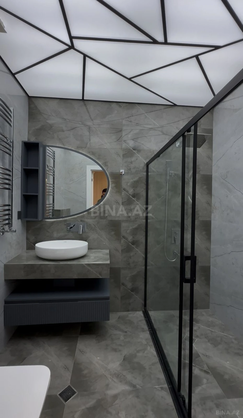 Satılır 4 otaqlı mənzil 140 m²