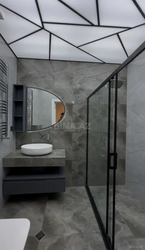 Satılır 4 otaqlı mənzil 140 m²