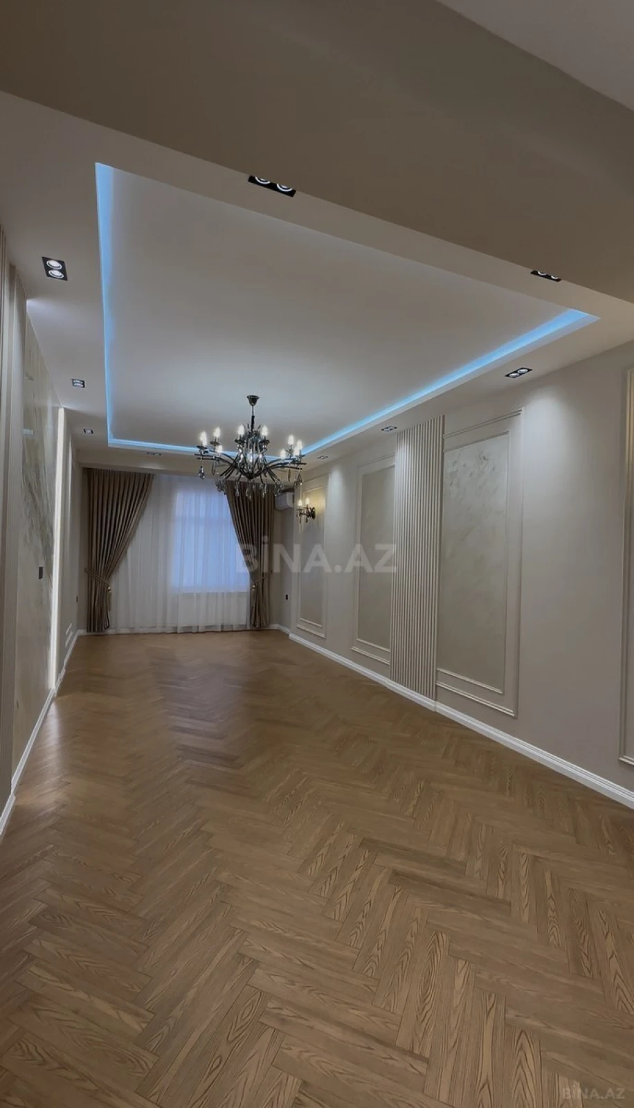 Satılır 4 otaqlı mənzil 140 m²