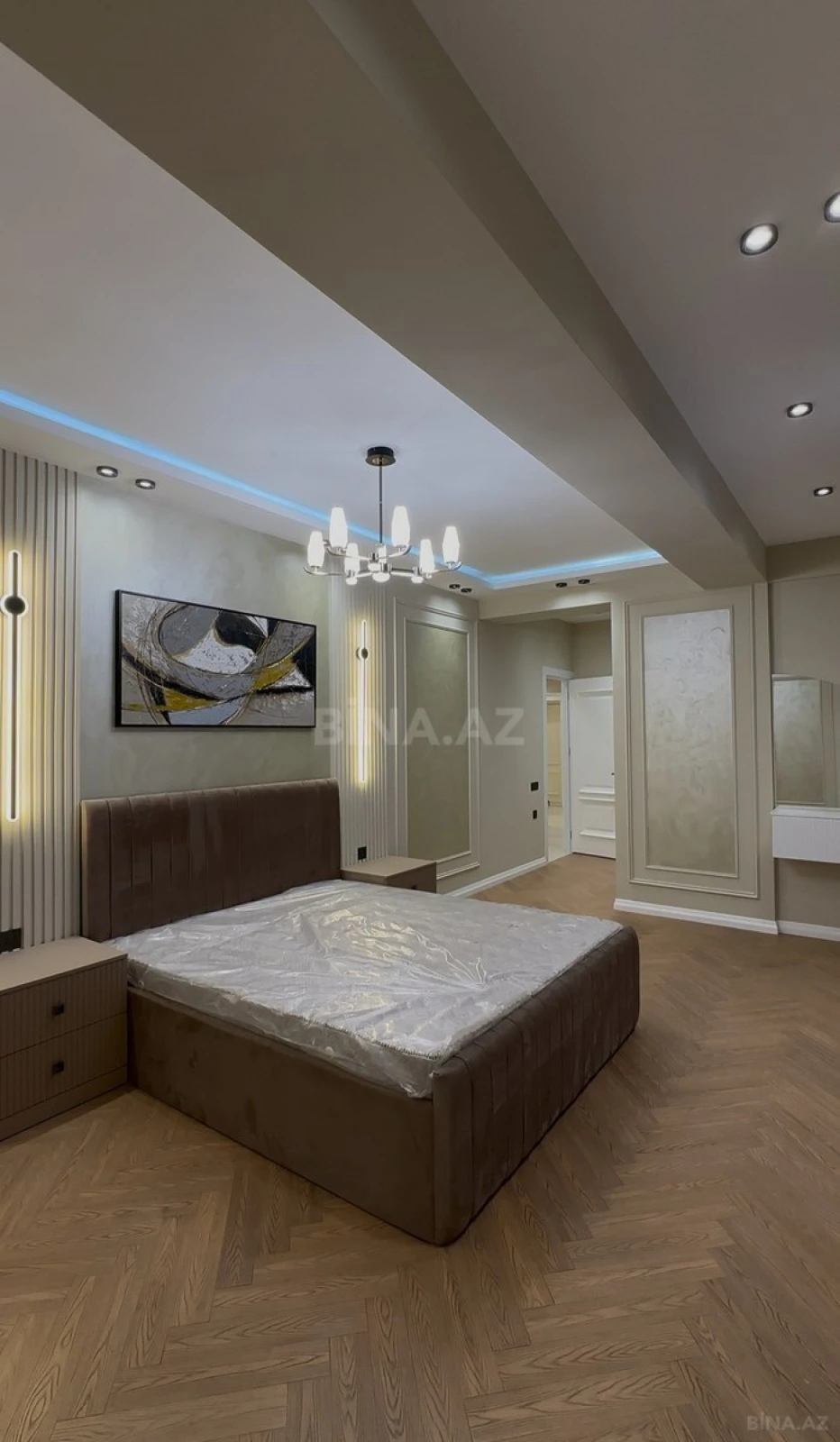 Satılır 4 otaqlı mənzil 140 m²