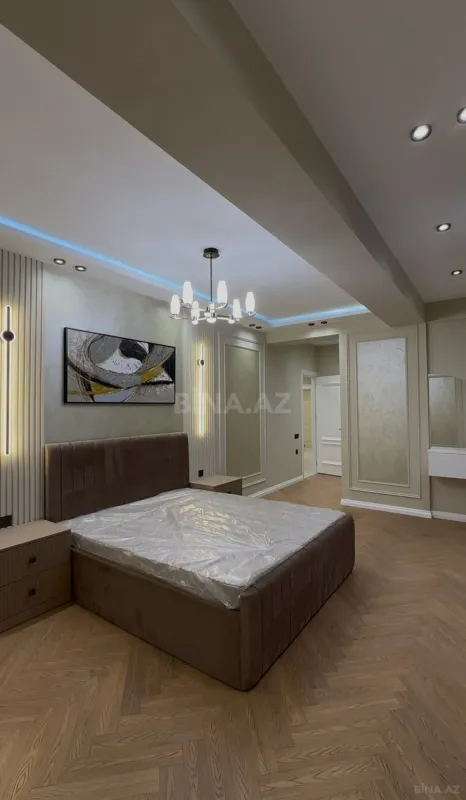 Satılır 4 otaqlı mənzil 140 m²