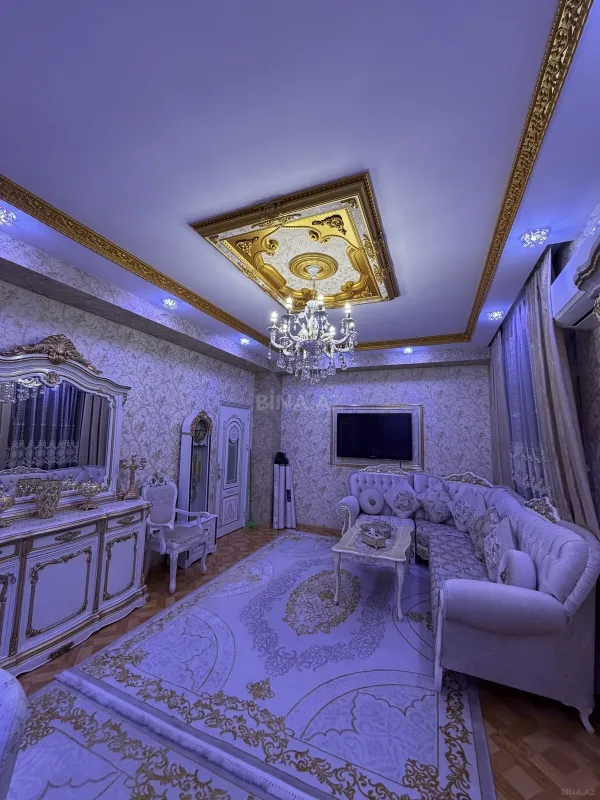 Satılır 3 otaqlı mənzil 126 m²