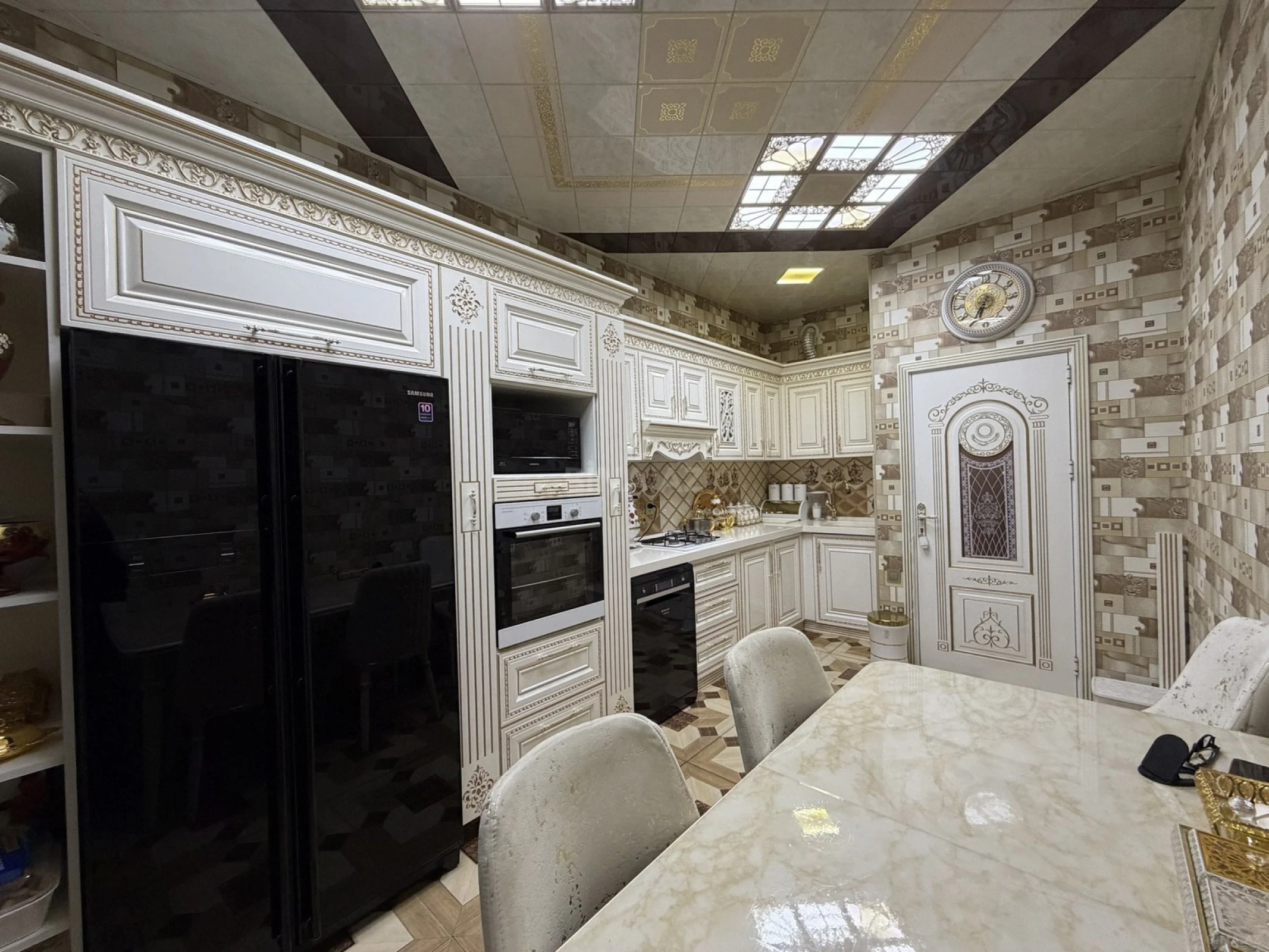 Satılır 3 otaqlı mənzil 126 m²