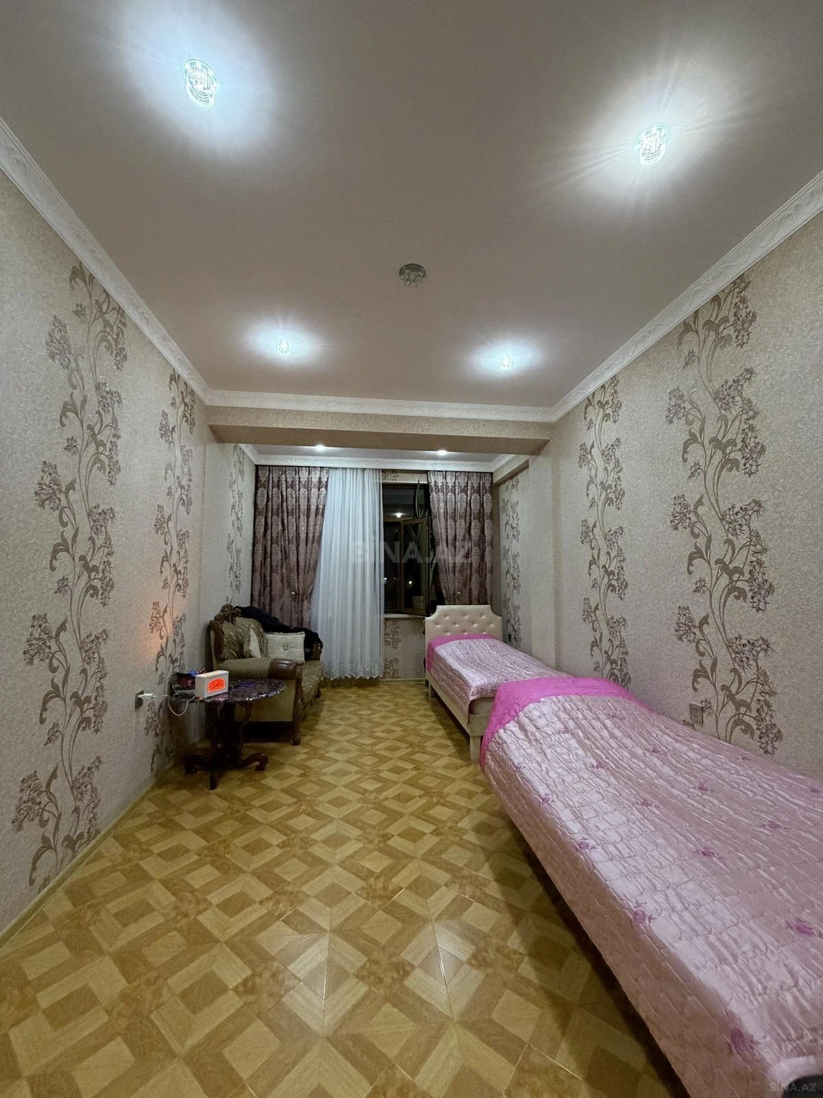 Satılır 3 otaqlı mənzil 126 m²