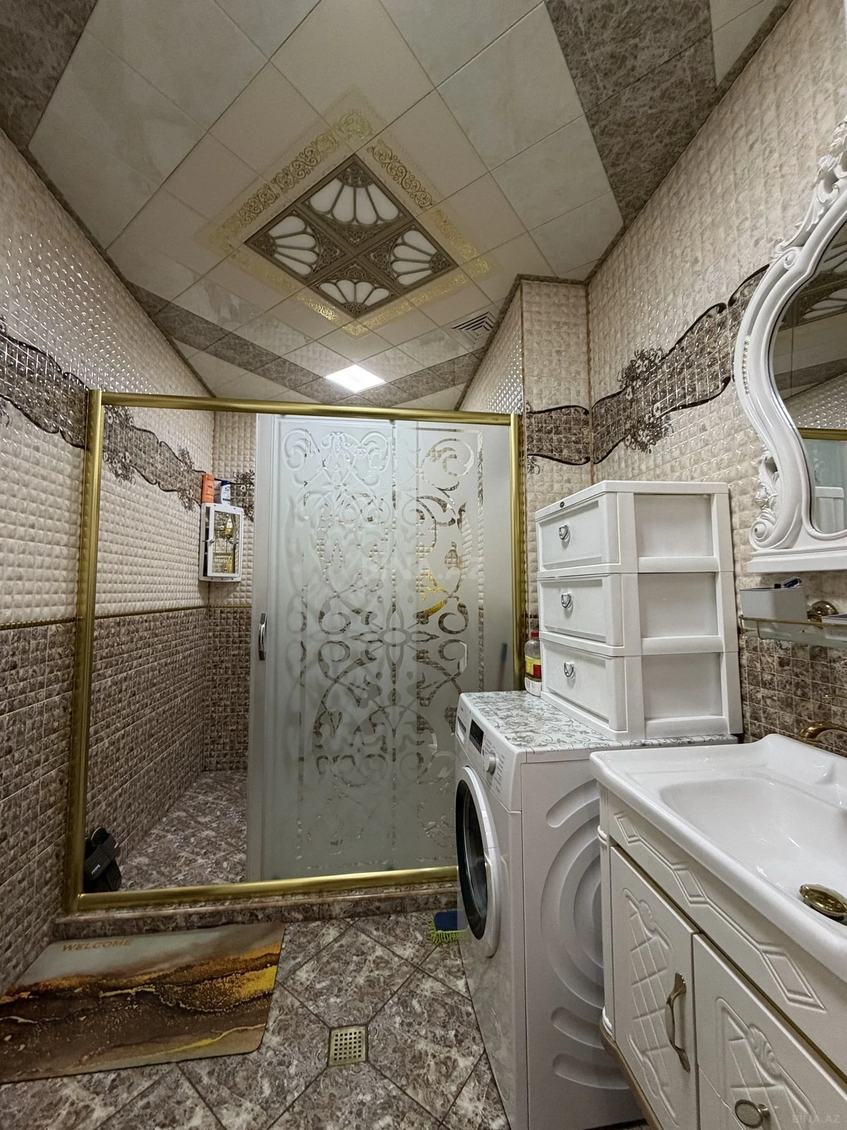 Satılır 3 otaqlı mənzil 126 m²