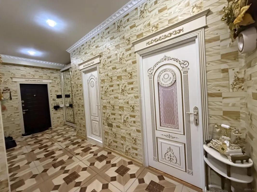 Satılır 3 otaqlı mənzil 126 m²