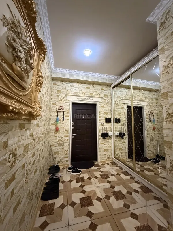 Satılır 3 otaqlı mənzil 126 m²