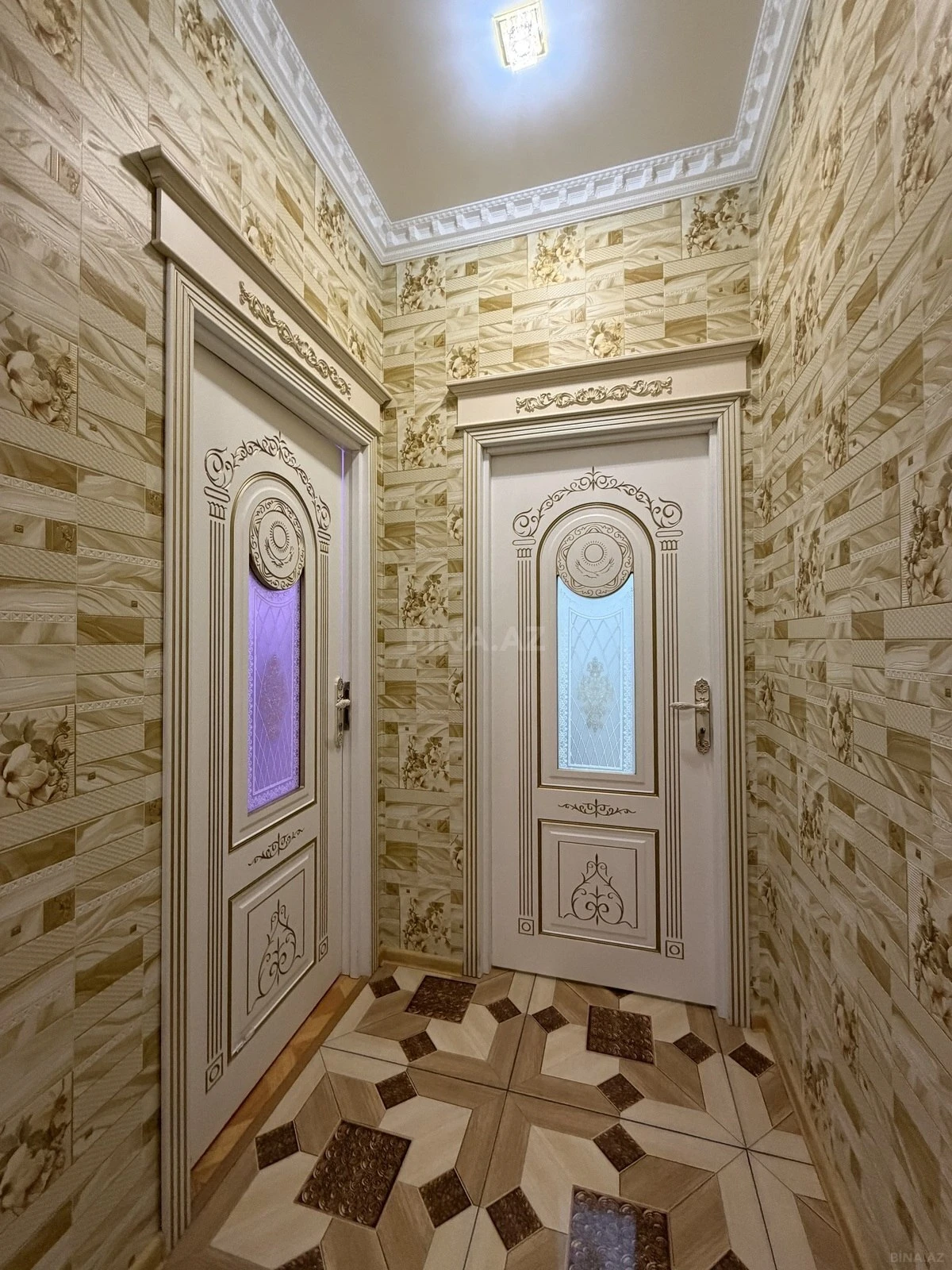 Satılır 3 otaqlı mənzil 126 m²